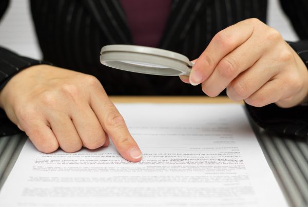 Revisão de Textos acadêmicos, literários, empresariais.